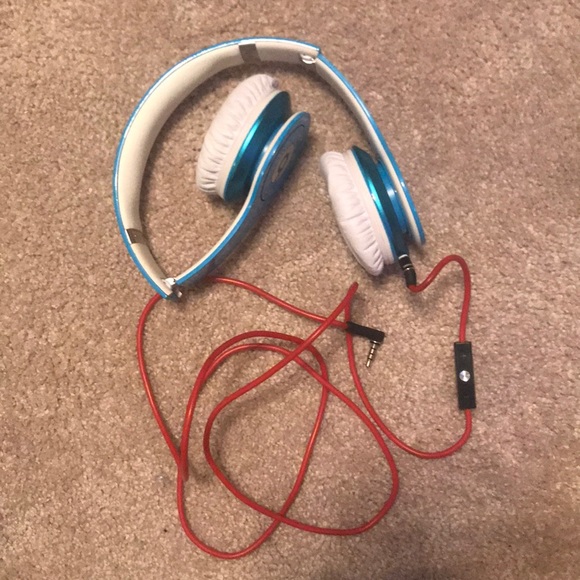 Beats Headphones - Picture 1 of 3
